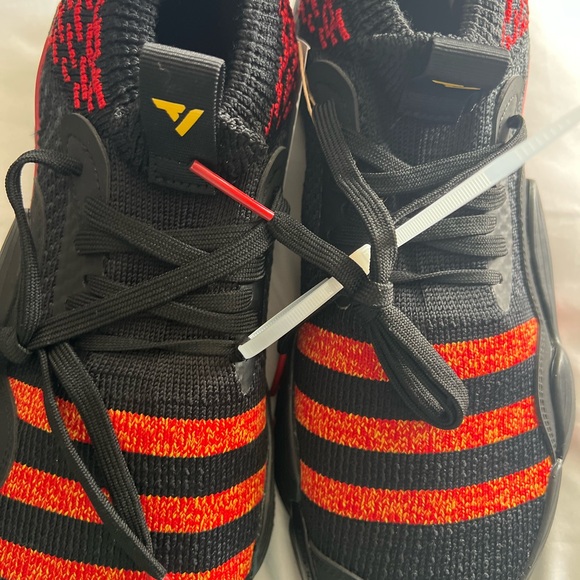 Adidas Trae young 2 “Dark-side” Basketball Shoe. 💯 👟authentic - Picture 9 of 9